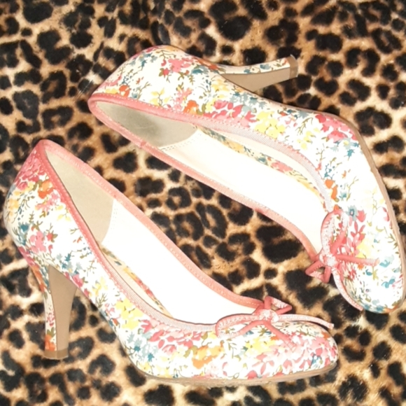 Floral print heels - Picture 2 of 4